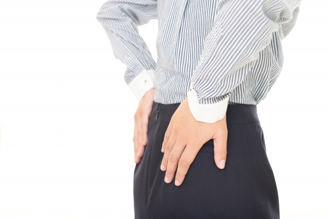つらい腰痛の原因は！？自分でできる腰痛の治し方